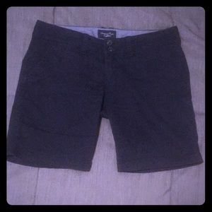 AE navy blue Bermuda shorts sz 2 American Eagle